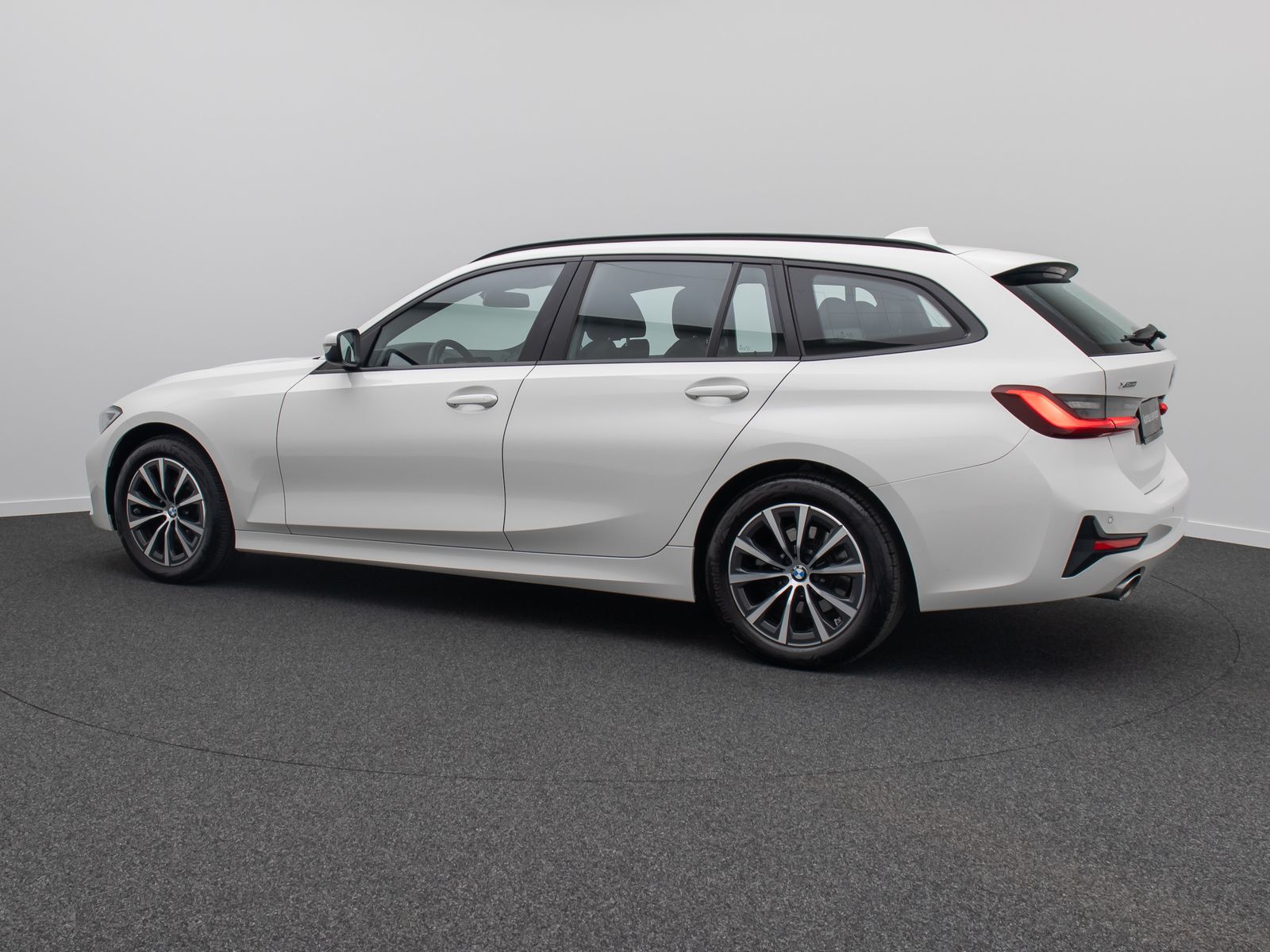 Fahrzeugabbildung BMW 320d xD Panorama PDC DAB Sport Geschwindigkeitsr