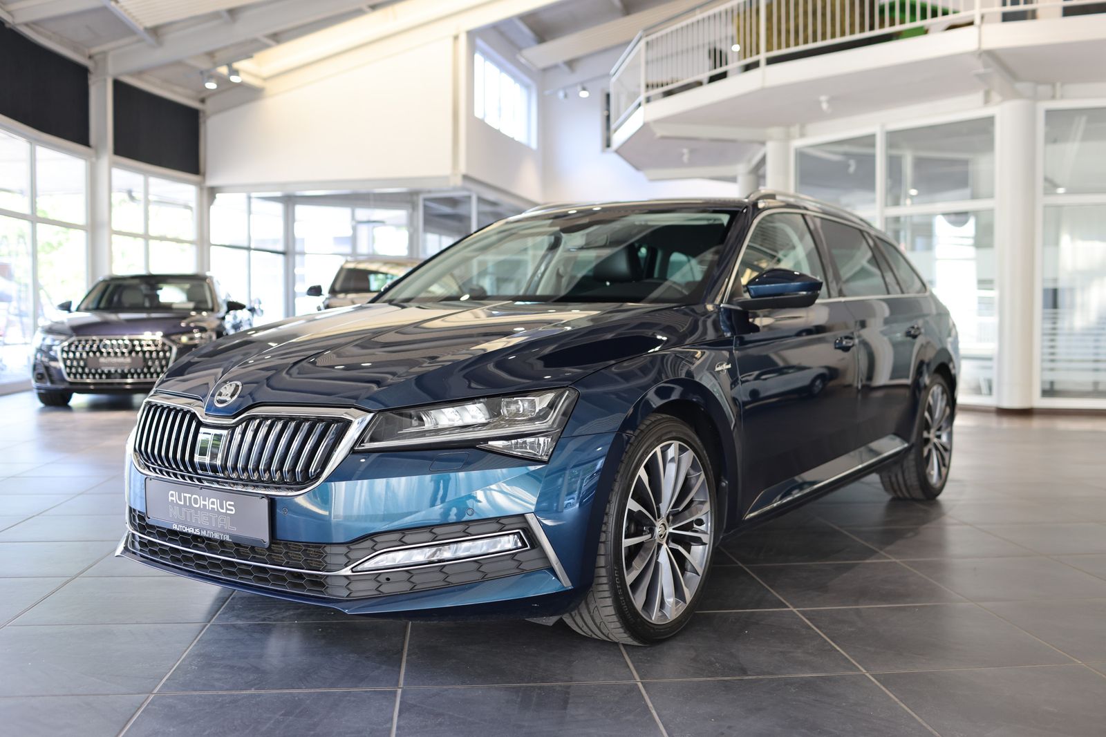 Skoda Superb COMBI 2,0 TDI 4X4 LAURIN&KLEMENT STANDH. imagem 3