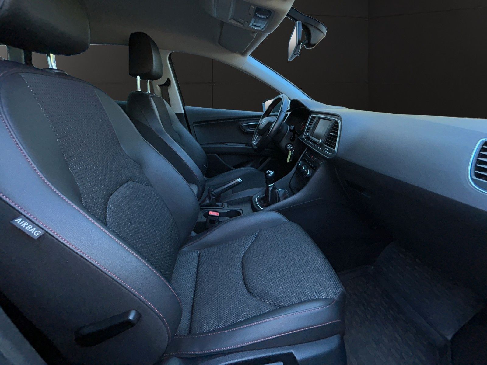 Fahrzeugabbildung SEAT Leon FR/TÜV & Service Neu