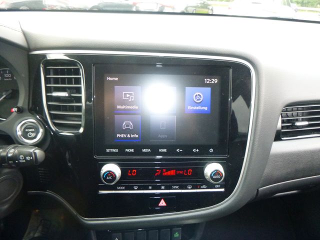 Fahrzeugabbildung Mitsubishi Outlander 4WD Plug-in Hybrid >AUT/AHK/Kamera<