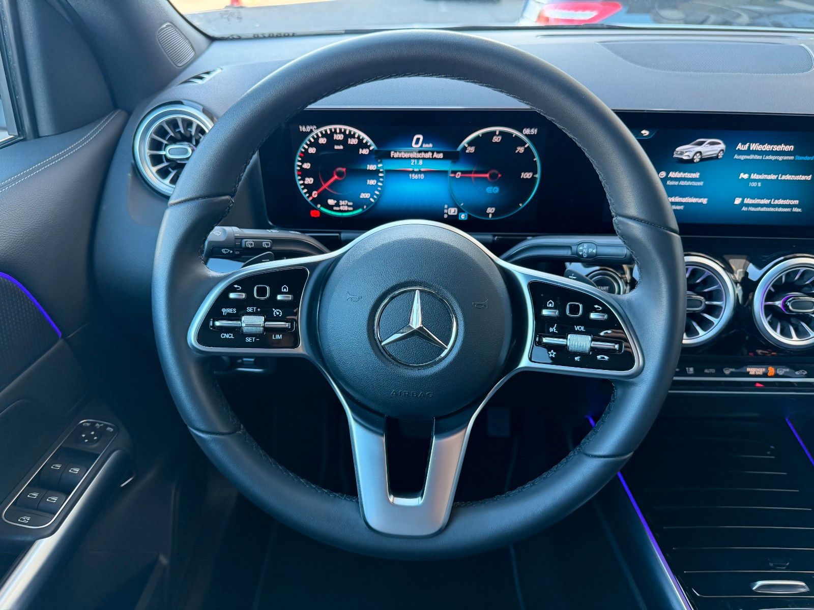 Fahrzeugabbildung Mercedes-Benz EQA 300 4M Progressive+Ambiente+Night+19`+TotW