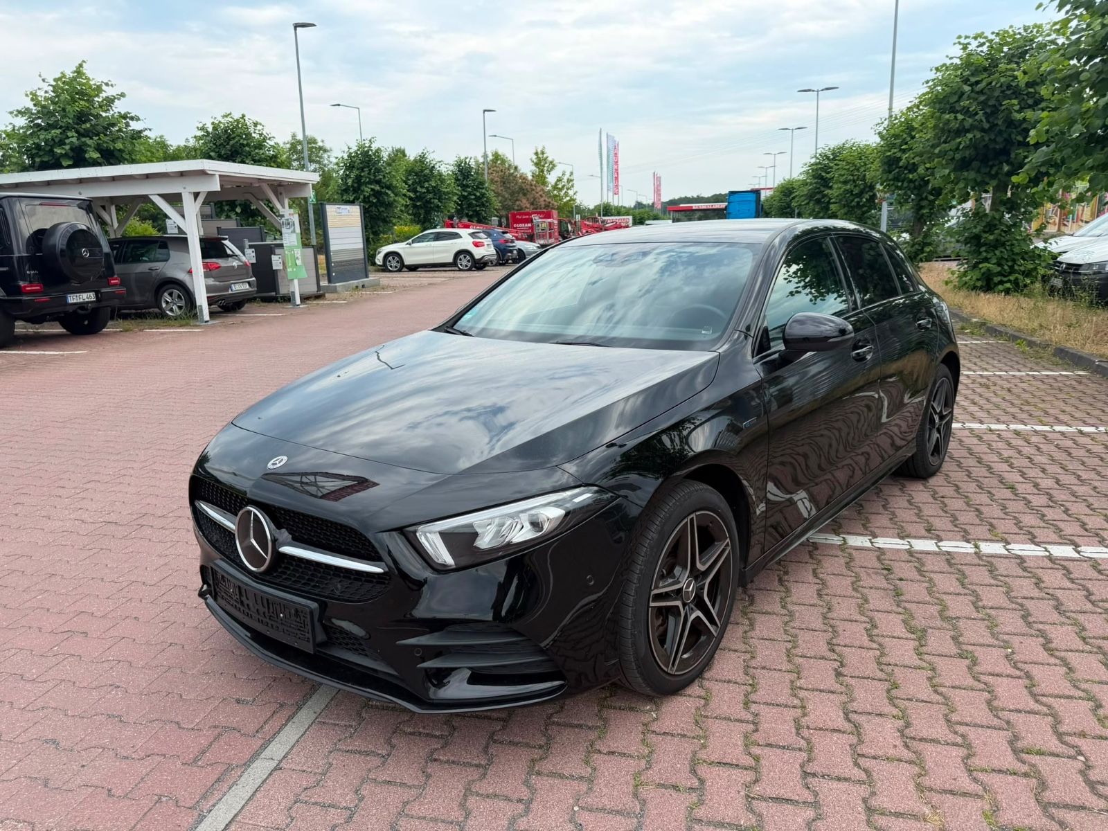 MERCEDES-BENZ A 250e AMG-Line Hybrid Automat Navi LED