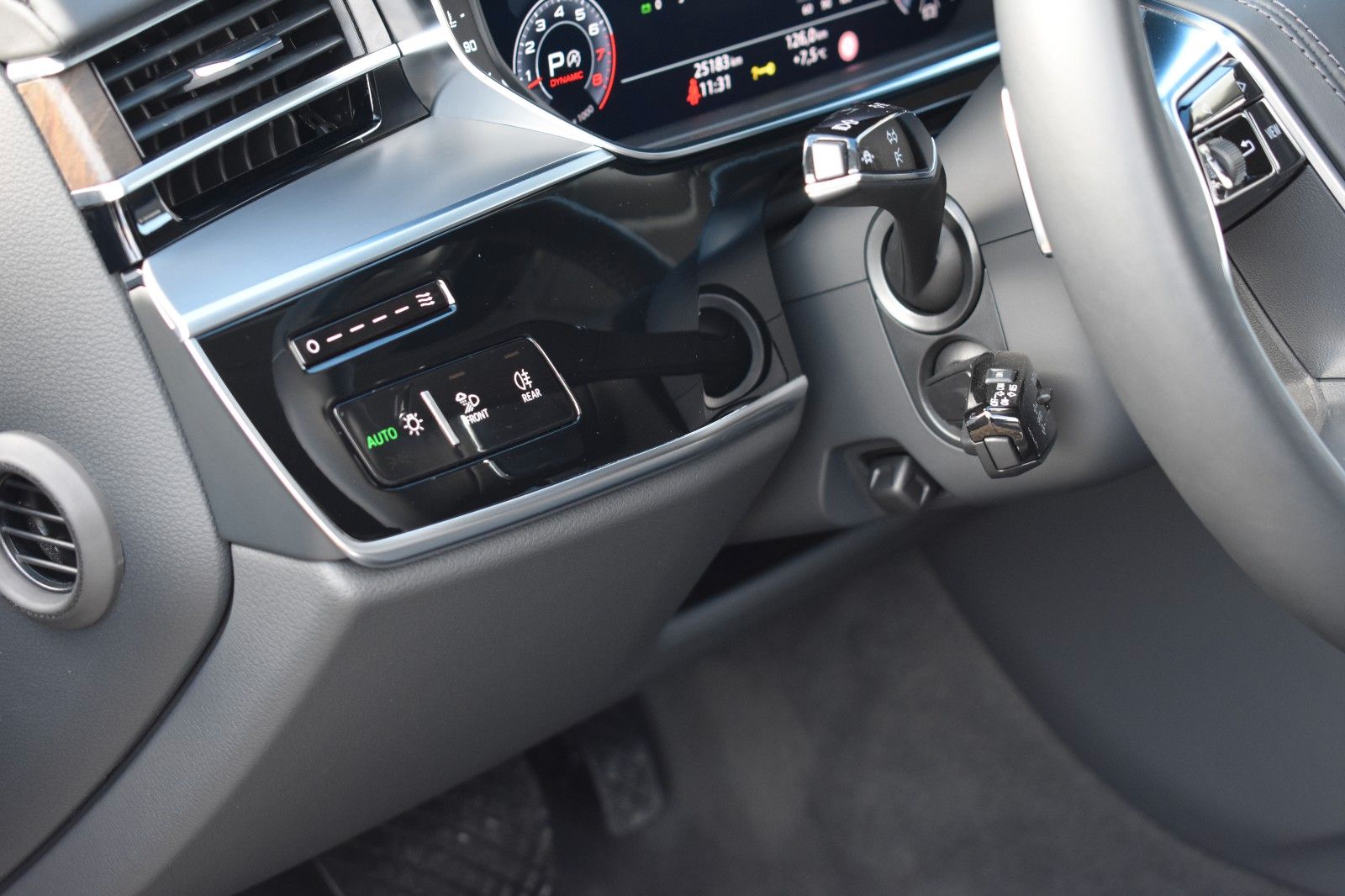 Fahrzeugabbildung Audi A8 55 TFSI quattro Matrix Softc. Standh.1.Hand