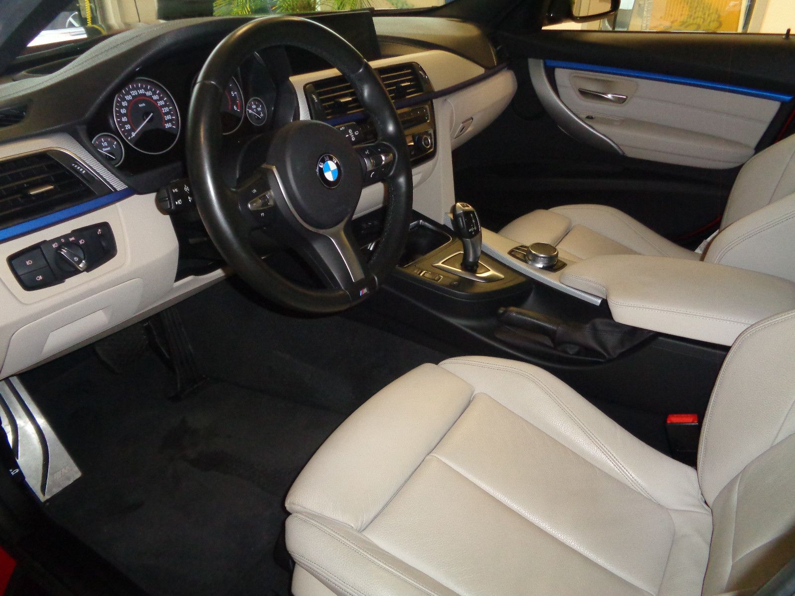 Fahrzeugabbildung BMW 320d  Touring  M Sport/1.HAND/SCHECKHEFTGEPFLEGT