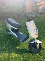 NIU MQI+ Sport Silber Elektroroller  45km/h - NIU MQI