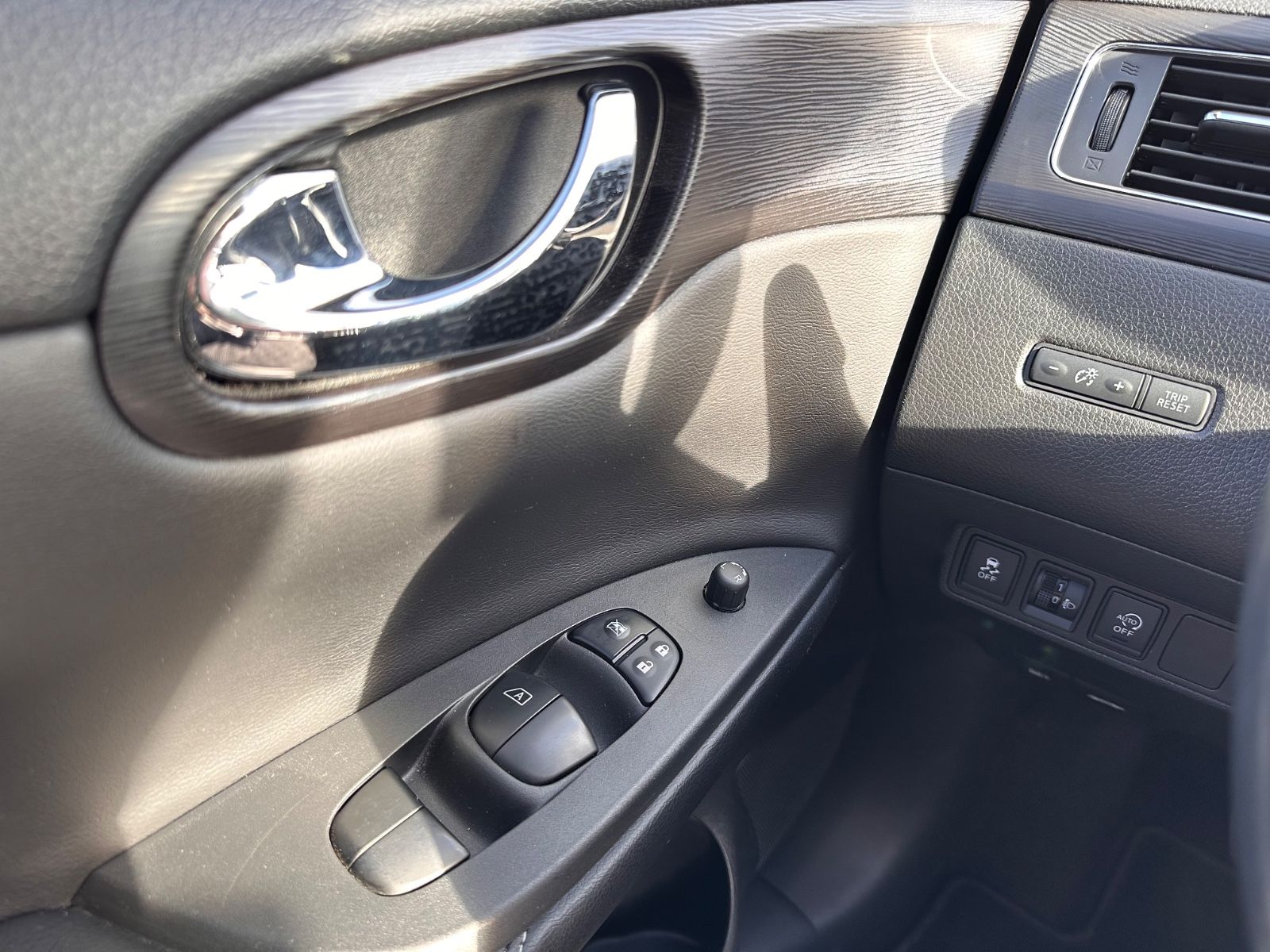 Fahrzeugabbildung Nissan Pulsar N-Connecta 1.2 DIG-T AHK/Kamera/GRA/SHZG