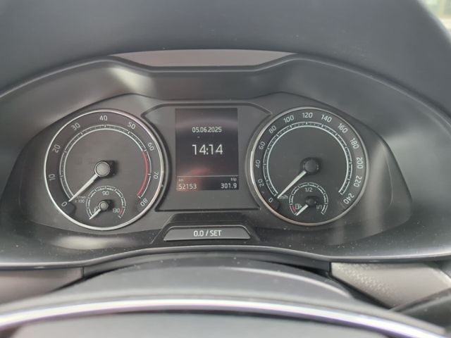 Fahrzeugabbildung SKODA Kamiq 1.0 TSI DSG Clever 1.HAND PDC MFL SHZ