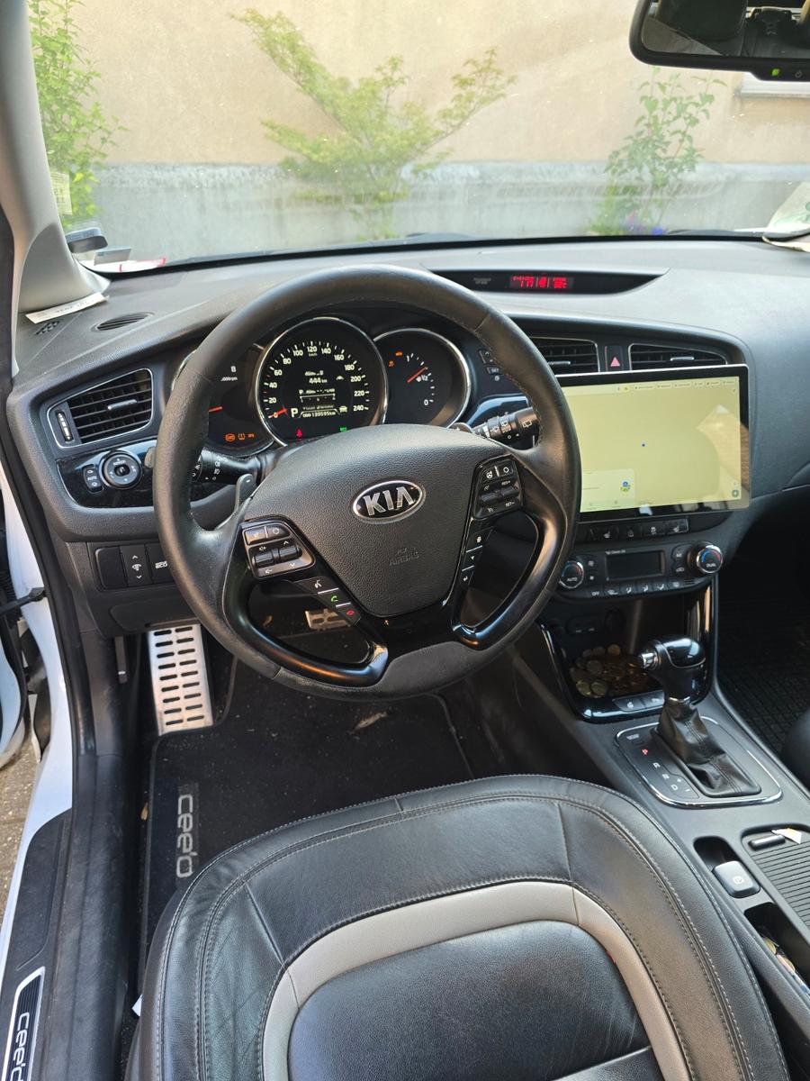 Kia cee'd 2012 — photo 10