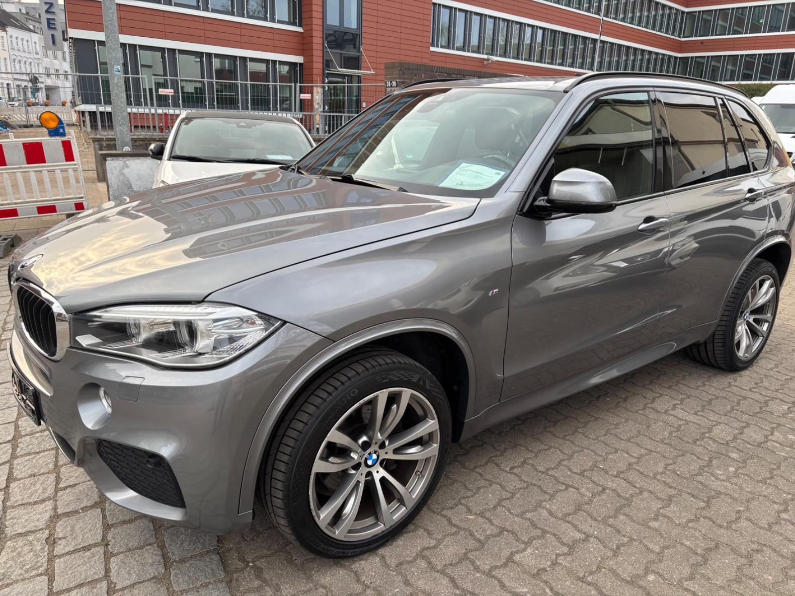 BMW X5 xDrive 30 d M-Sportpaket LEDER/PANO/HUB