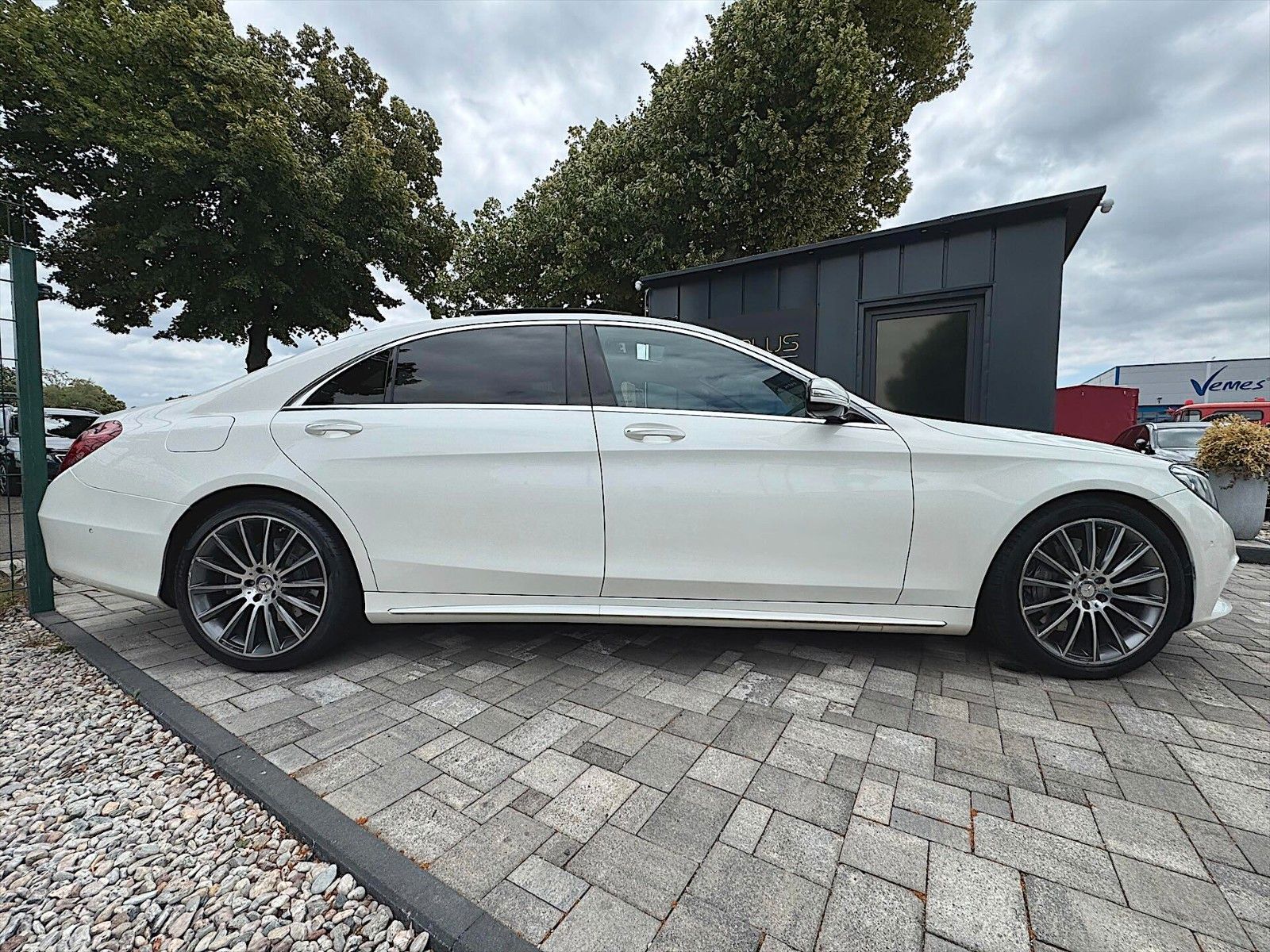 Fahrzeugabbildung Mercedes-Benz S 350d L BlueTec 4Matic Lang AMG-Line *Pano*ACC*
