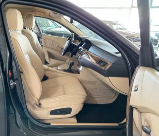 Fahrzeugabbildung BMW 535d Limousine HiFi PDC Memory NaviPro Klima