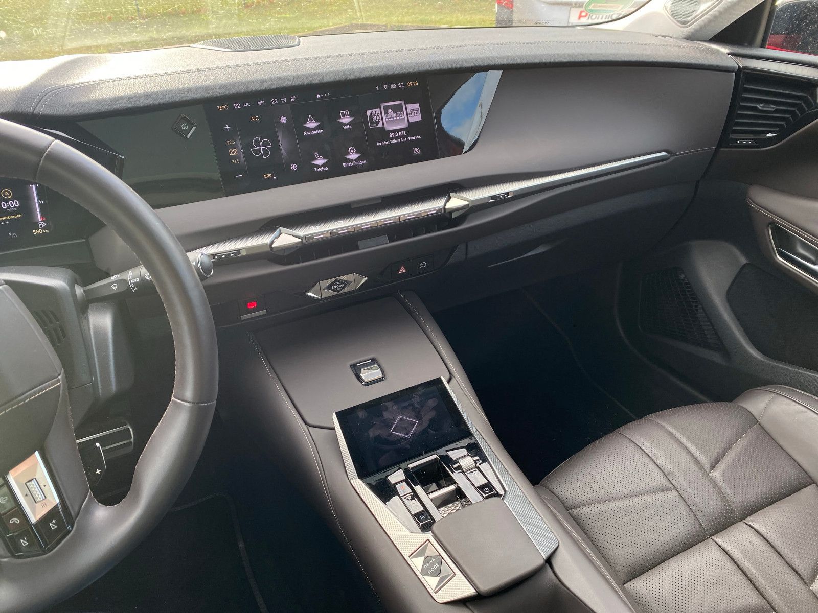 Fahrzeugabbildung DS Automobiles DS4 PT130 Autom. OPERA *Schiebedach*Leder*360°Ca