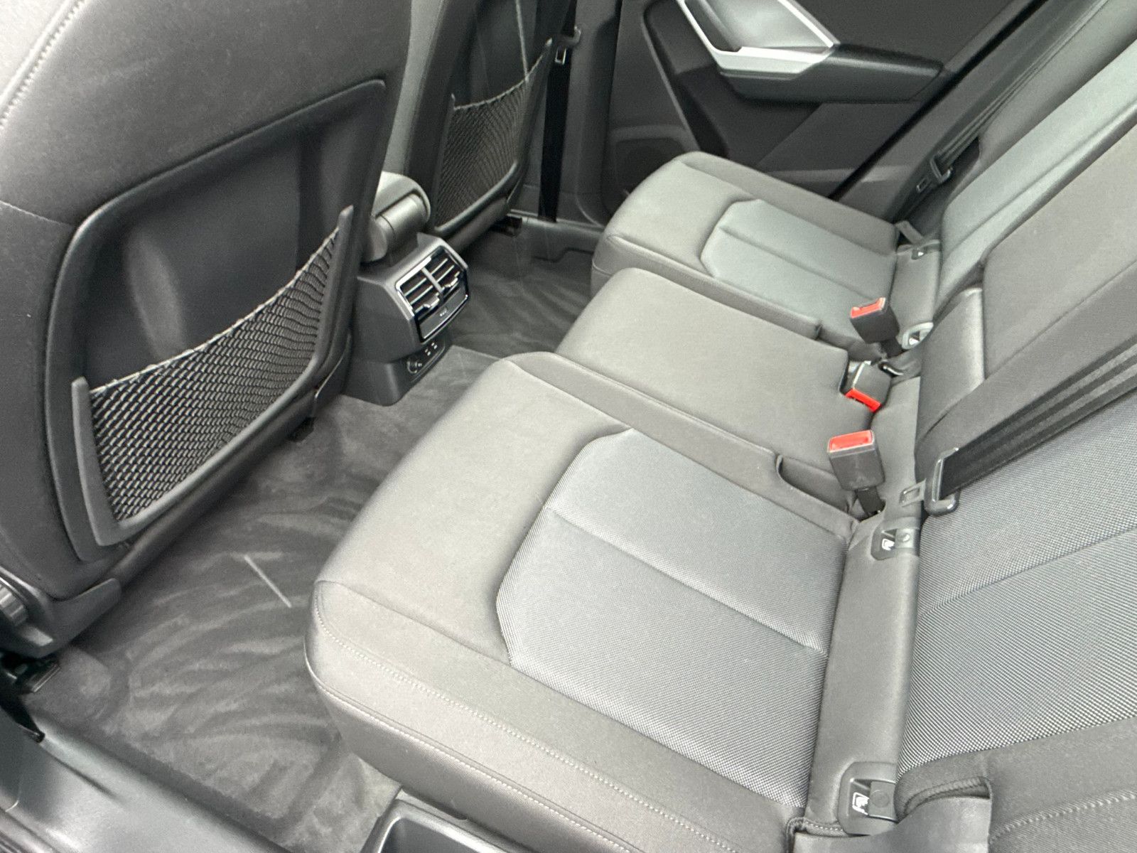 Fahrzeugabbildung Audi Q3 40 TFSI quattro advanced
