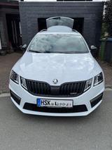 Skoda Octavia 2.0 TSI DSG RS Combi RS - Skoda Octavia: Privatanbieter