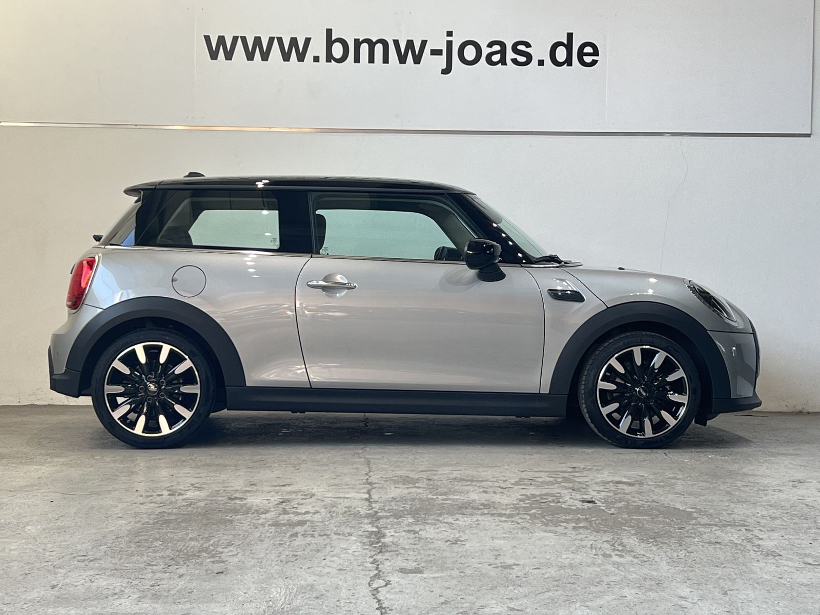 Fahrzeugabbildung MINI Cooper 3-Türer 17 Zoll Apple Carplay