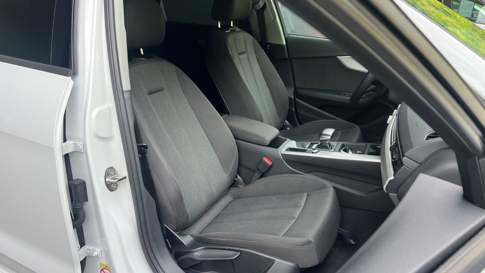 Audi A4 Avant 35 TDI S line * DSG * ACC * LED * DAB foto 22