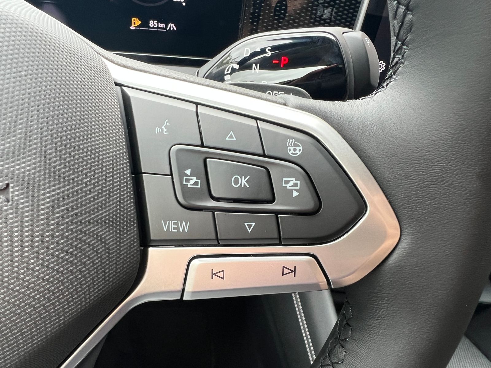 Fahrzeugabbildung Volkswagen Tiguan  ENERGY 1.5 eTSI DSG *AHK, AreaView, Navi