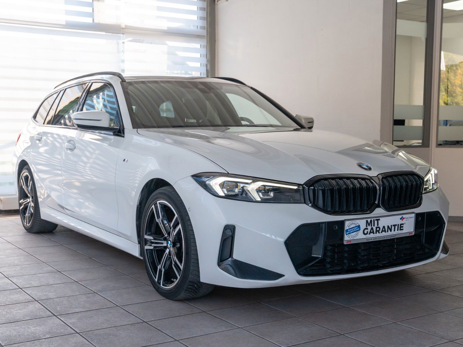 BMW 320d xD M Sport KAM HiFi Drive.Assist Unfallfrei imagem 3