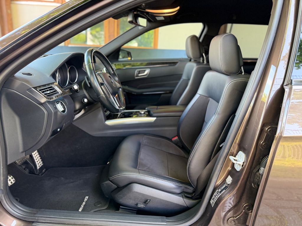 MERCEDES-BENZ E200 T CGI/AMG-PAKET/DISTR+/ILS/NIGHT PAKET MERCEDES-BENZ E200 T CGI/AMG-PAKET/DISTR+/ILS/NIGHT PAKET