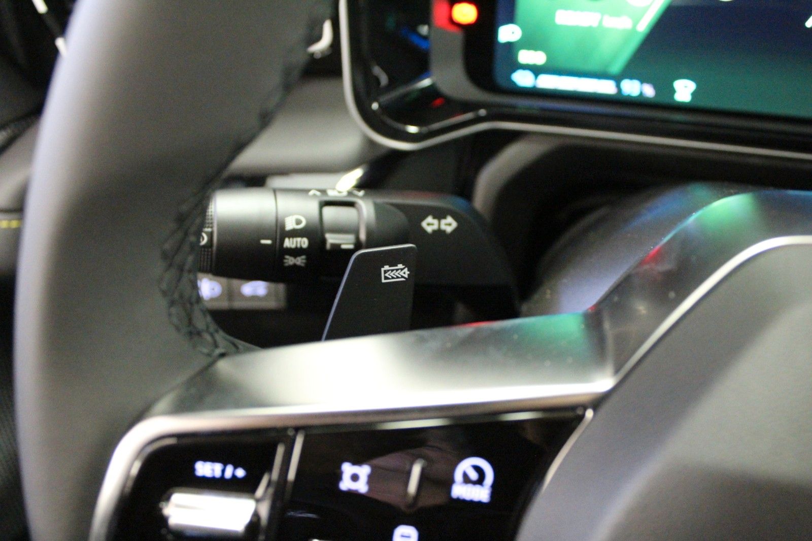 Fahrzeugabbildung Renault R 4 150 Comfort Range Iconic *Vollausstattung*