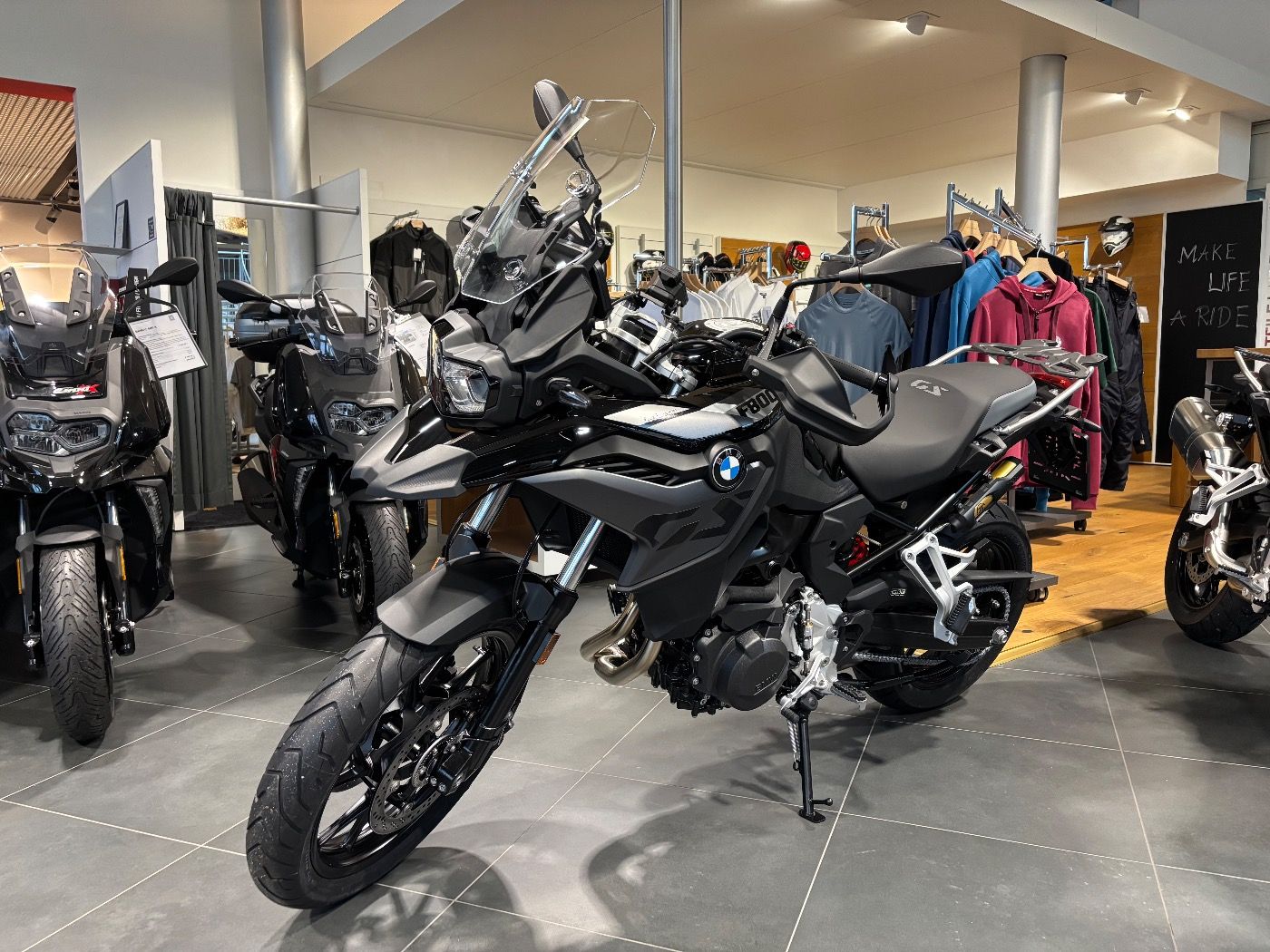 Fahrzeugabbildung BMW F 800 GS Triple Black 3 Pakete