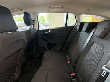 Ford Focus - 11