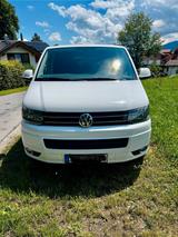 Volkswagen T5 Multivan - Volkswagen T5 Multivan mit Diesel-Antrieb: Kleinbus