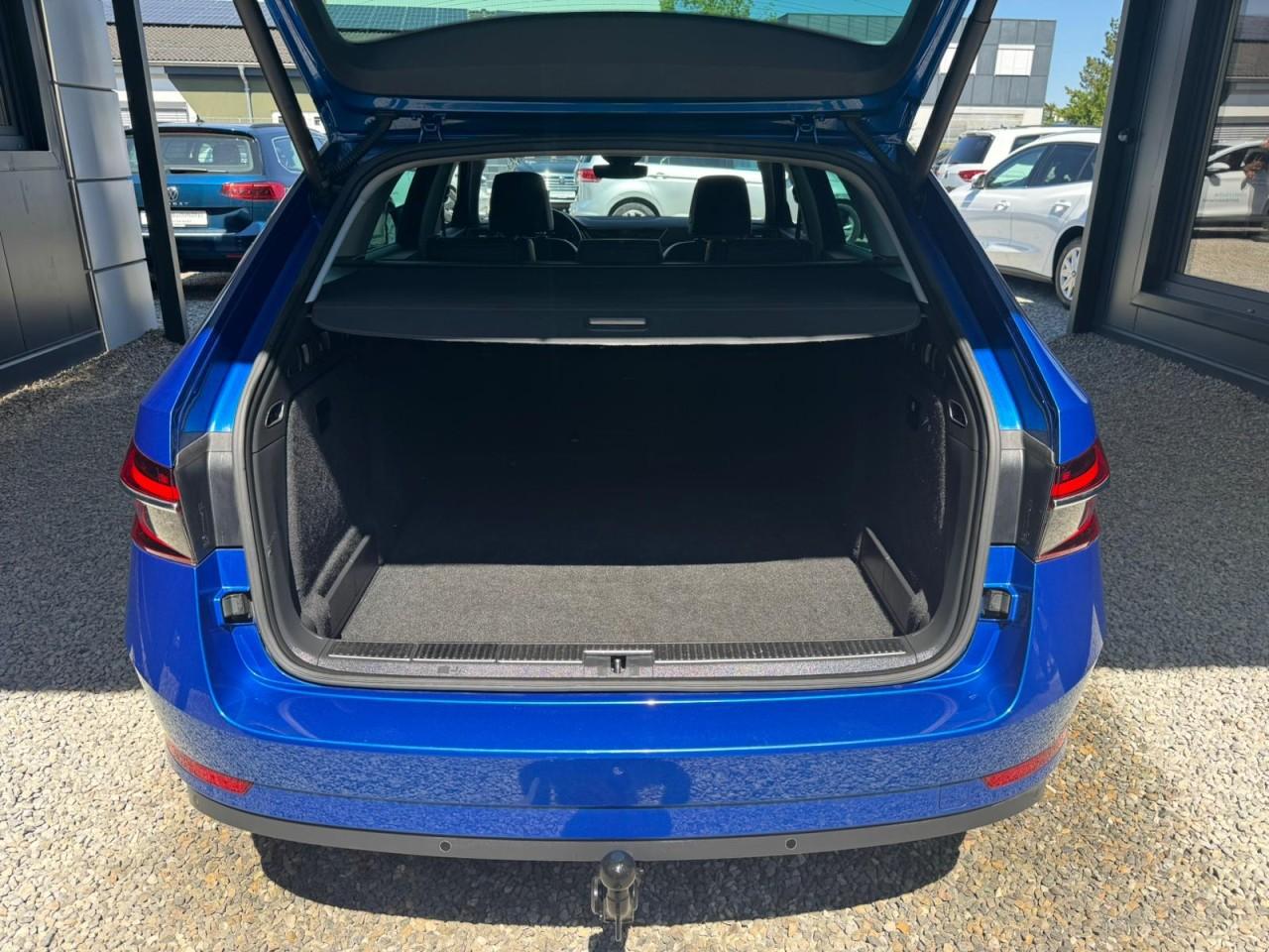 Skoda Superb 2.0 TDI DSG,LEDER,MATRIX,SITZLÜ,STAND,AHK