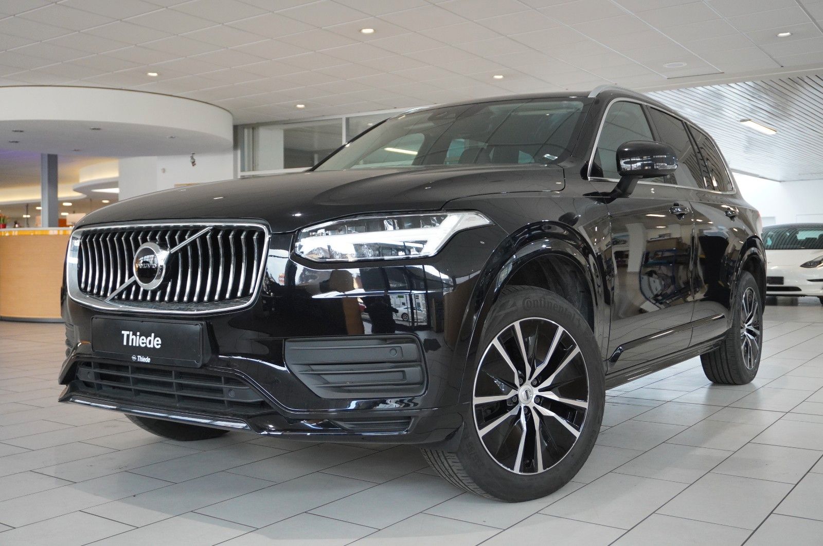 Fahrzeugabbildung Volvo XC 90 B5 D MOMENTUM PRO NAVI/LED/VIRTU/LEDER/AHK