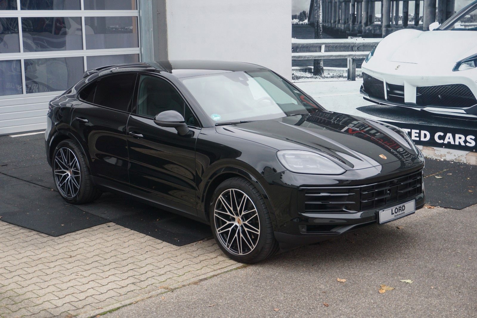 Porsche Cayenne Coupe E-Hybrid*BOSE*Inno*HeadUp*18Wege