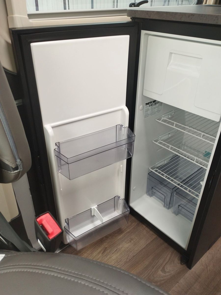 Fahrzeugabbildung Sunlight Adventure Cliff 602 Automatik, Dörr Edition, LTE