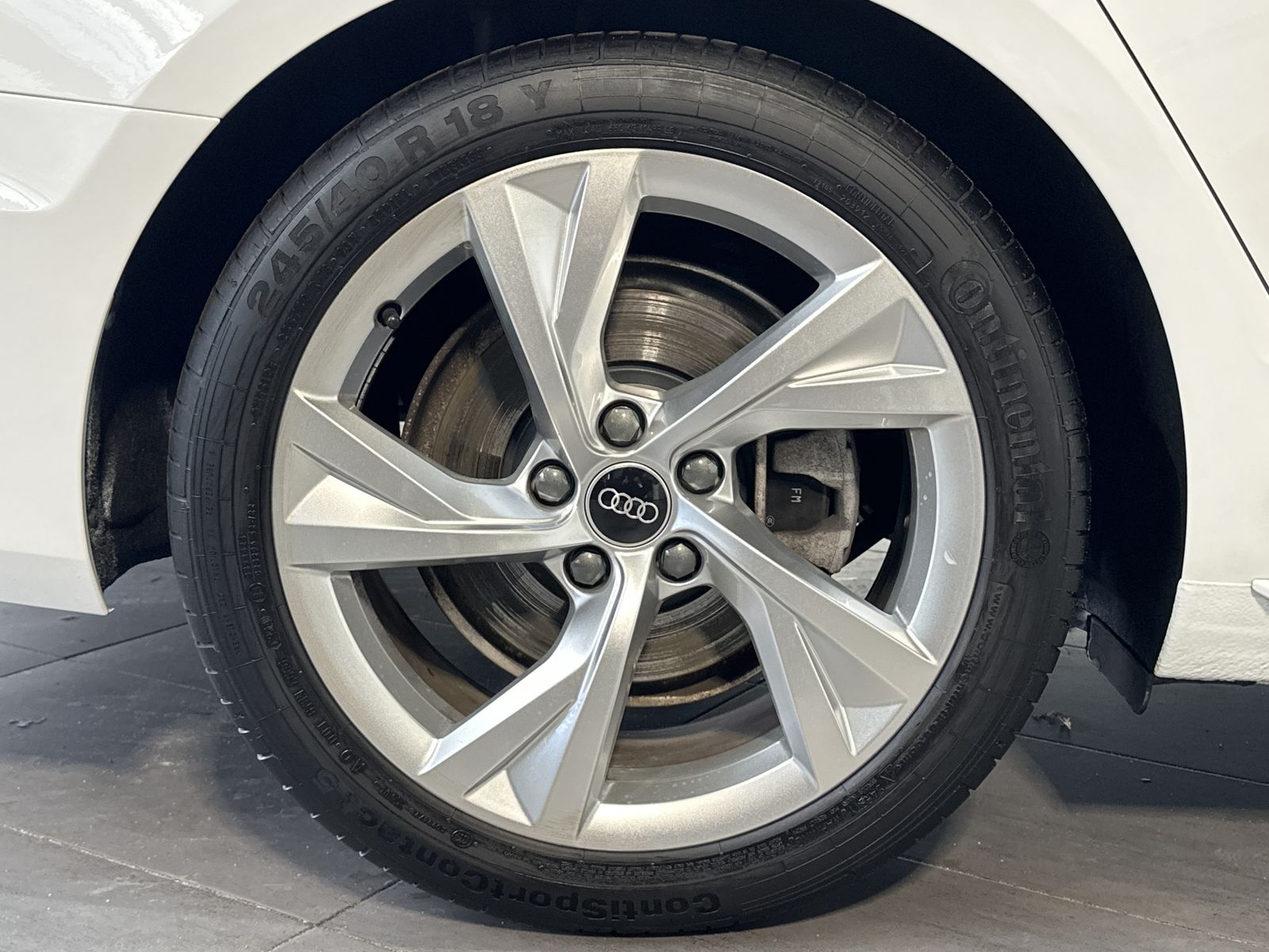 Fahrzeugabbildung Audi A4 Avant 35 TDI S-Line NAV+LED+KAMERA+1HD+18ZOLL