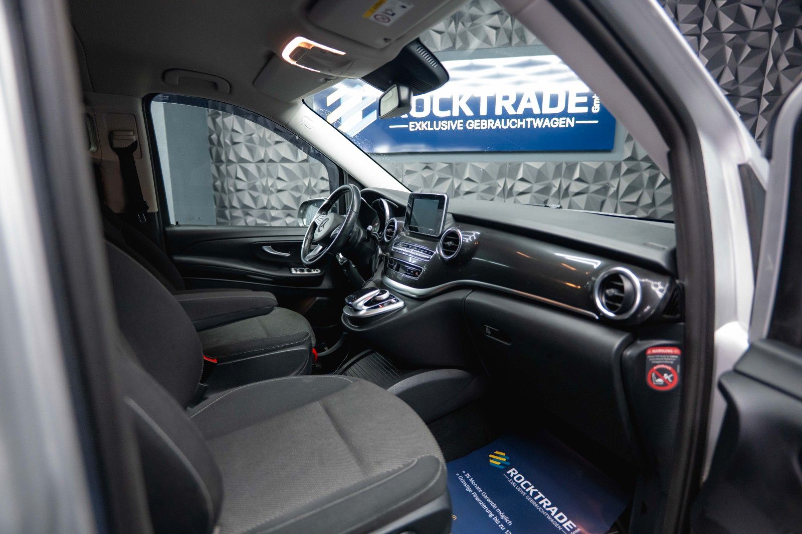 Fahrzeugabbildung Mercedes-Benz V 220 CDI EDITION Sport lang *ACC*DAB*6 Sitze*