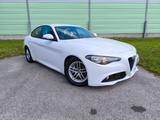 Alfa Romeo Giulia 2.2 Diesel - weiße Alfa Romeo Giulia