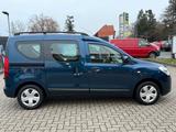 Dacia Dokker Laureate Navi/AHK/Tempomat/HU neu - Dacia Dokker Laureate mit Benzin-Antrieb