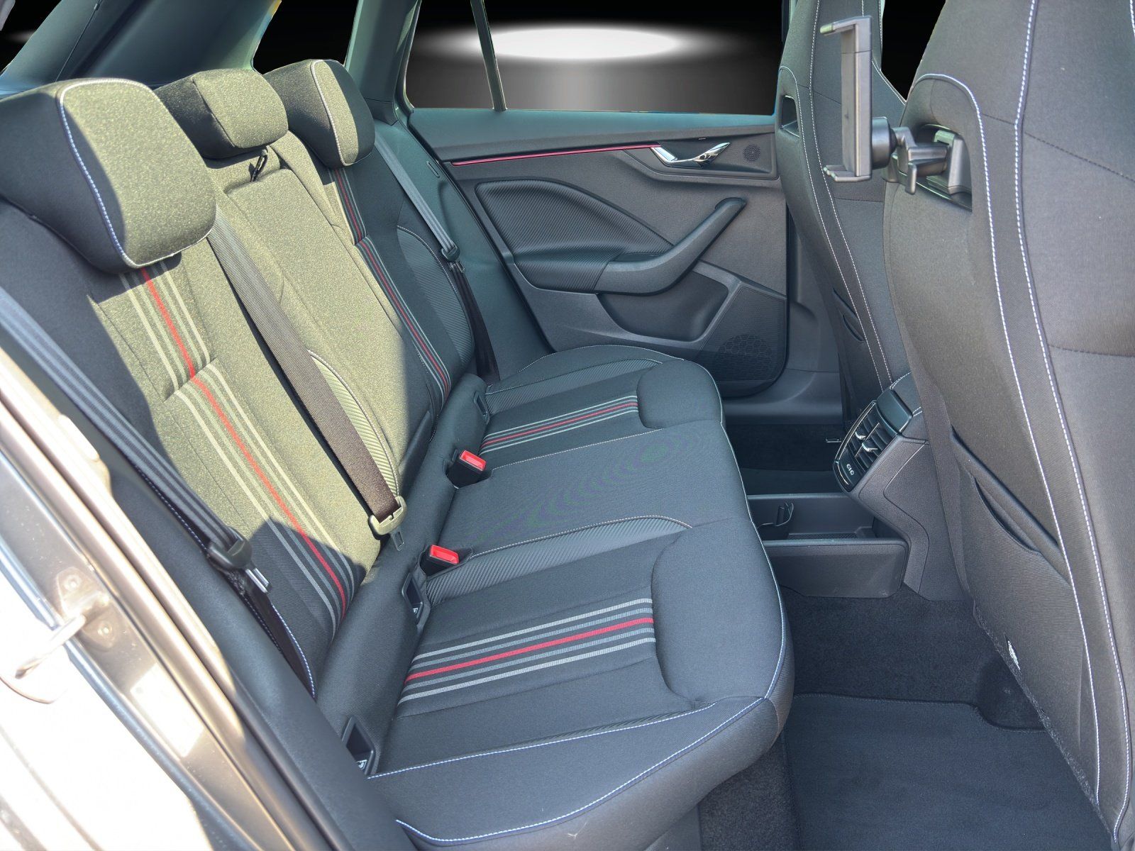 Fahrzeugabbildung SKODA Kamiq Monte Carlo 1,0TSI85kW DSG/AHK/MATRIX/ACC