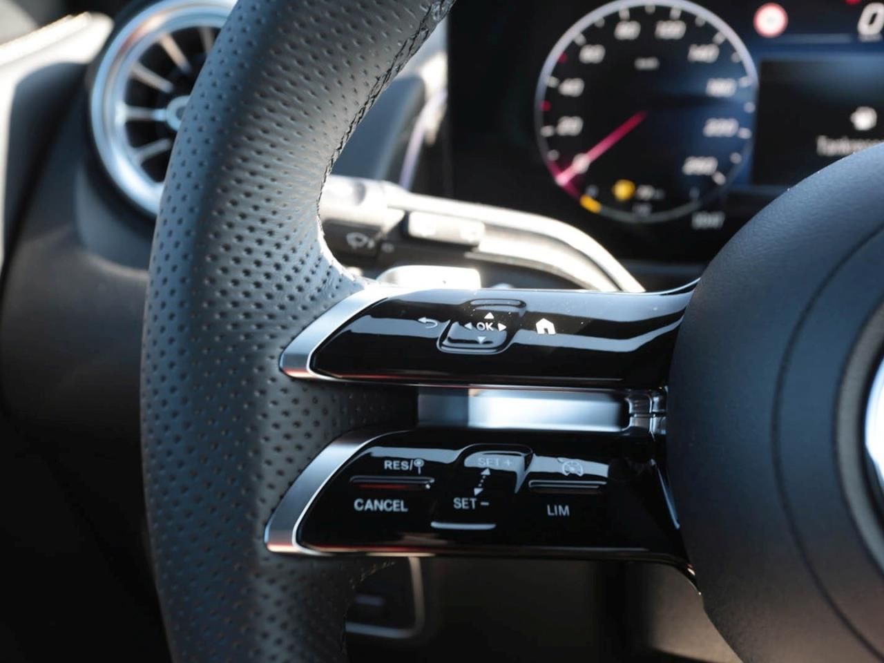 Mercedes-Benz GLB 200 d AMG Night MBUXNavi Easy-Pack AHK 360° foto 21