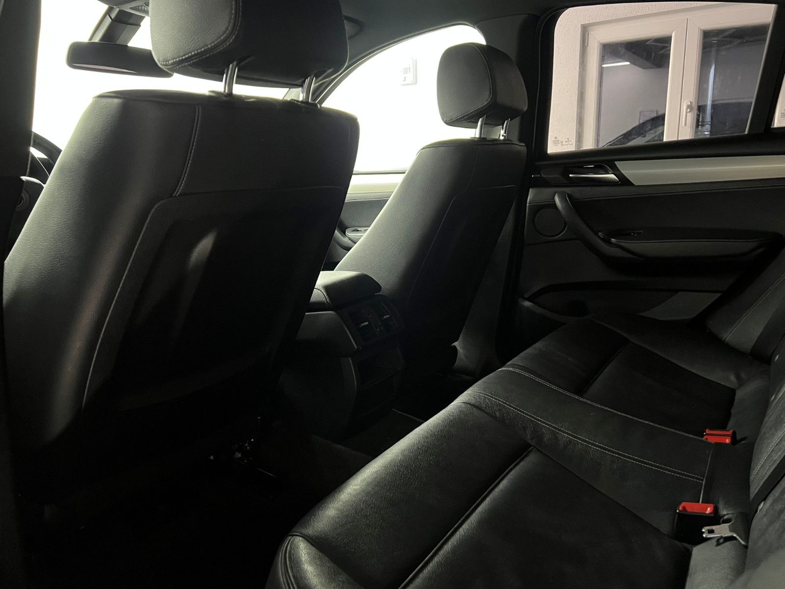 Fahrzeugabbildung BMW X4 xDrive 20 d M SPORT PAKET/LEDER/NAVI/KAMERA