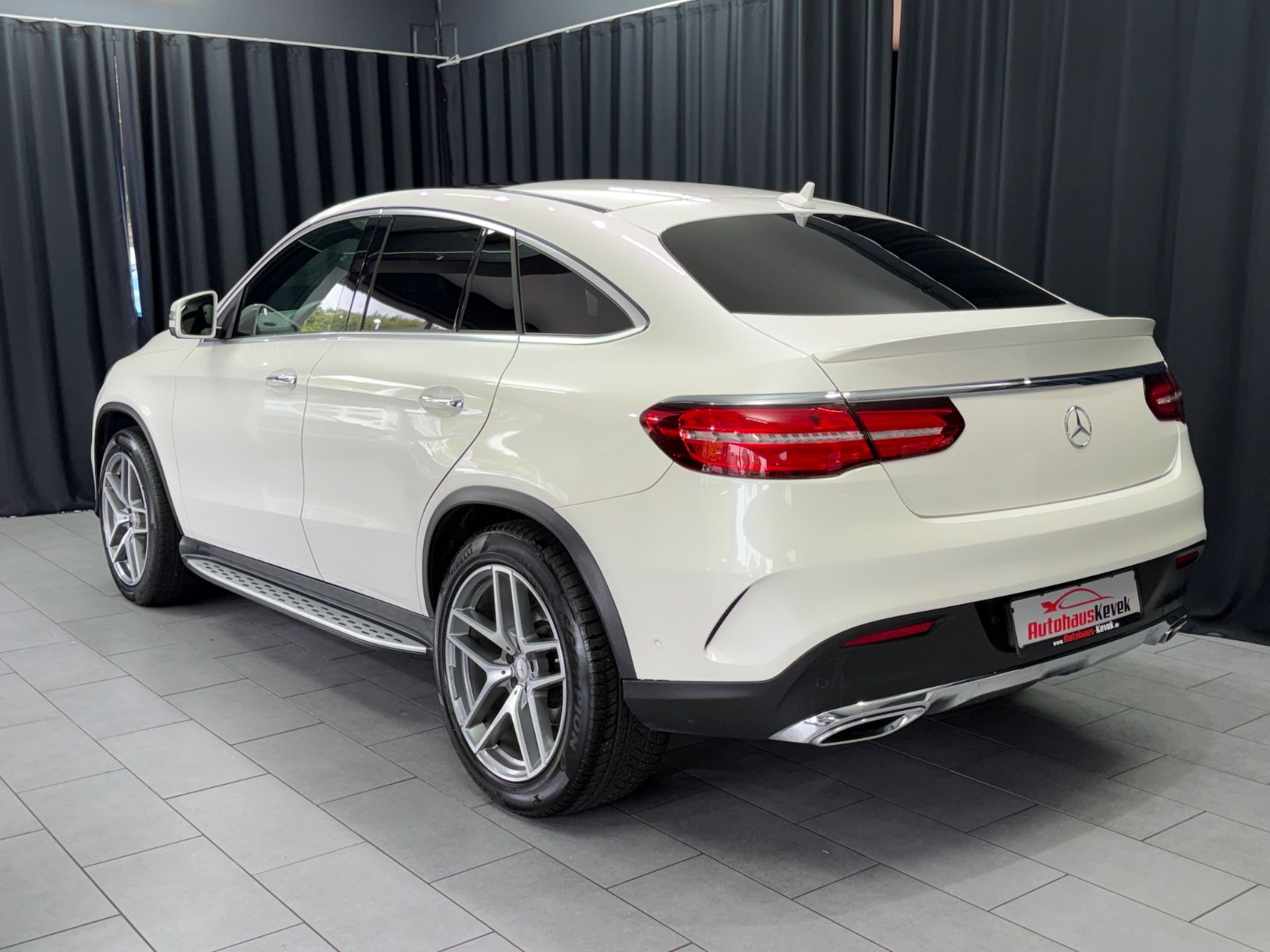 Fahrzeugabbildung Mercedes-Benz GLE 350 d Coupe 4Matic|TV|PANO|AMG-LINE|VOLL|22"