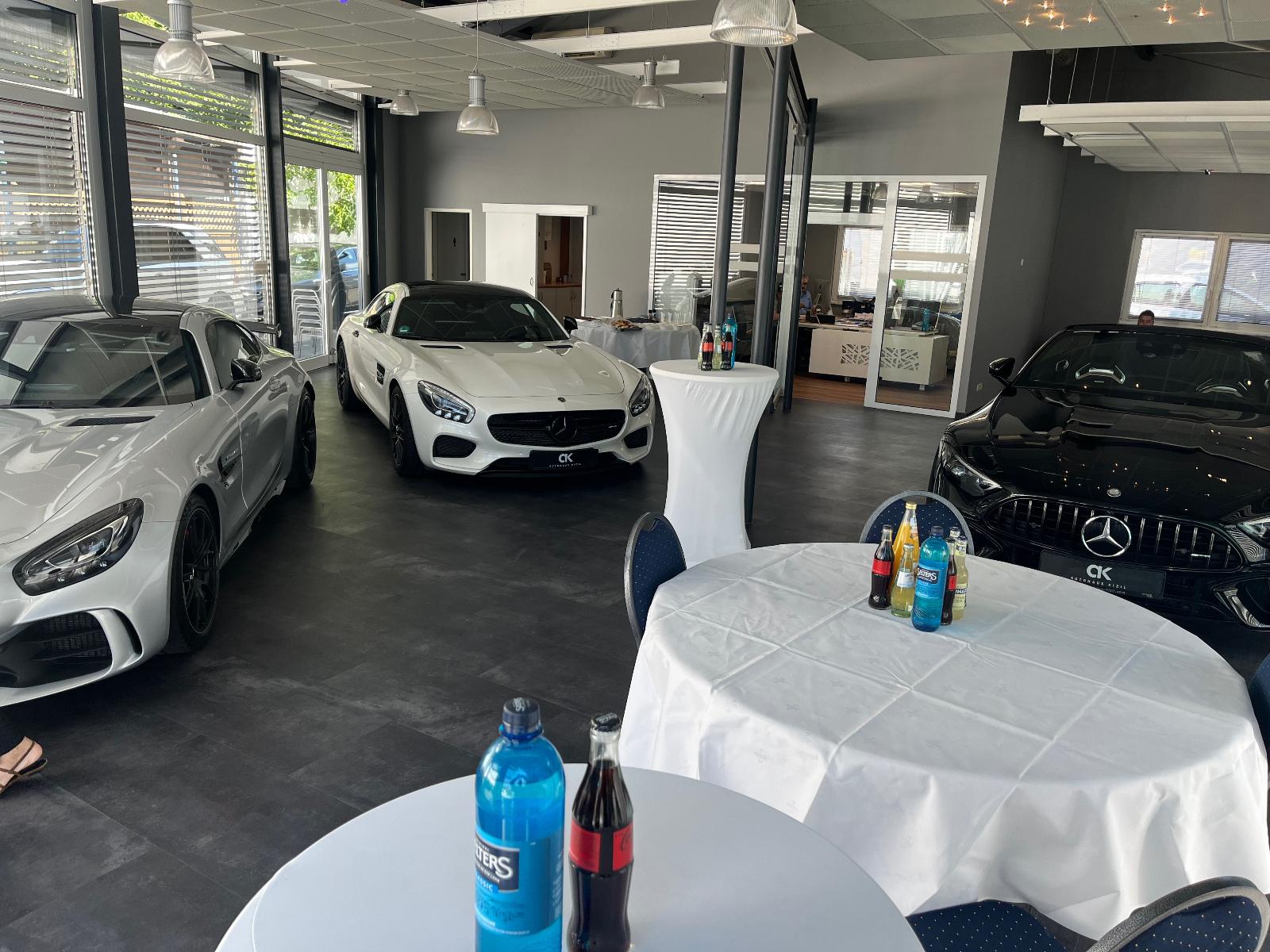 showroom-image-bottom