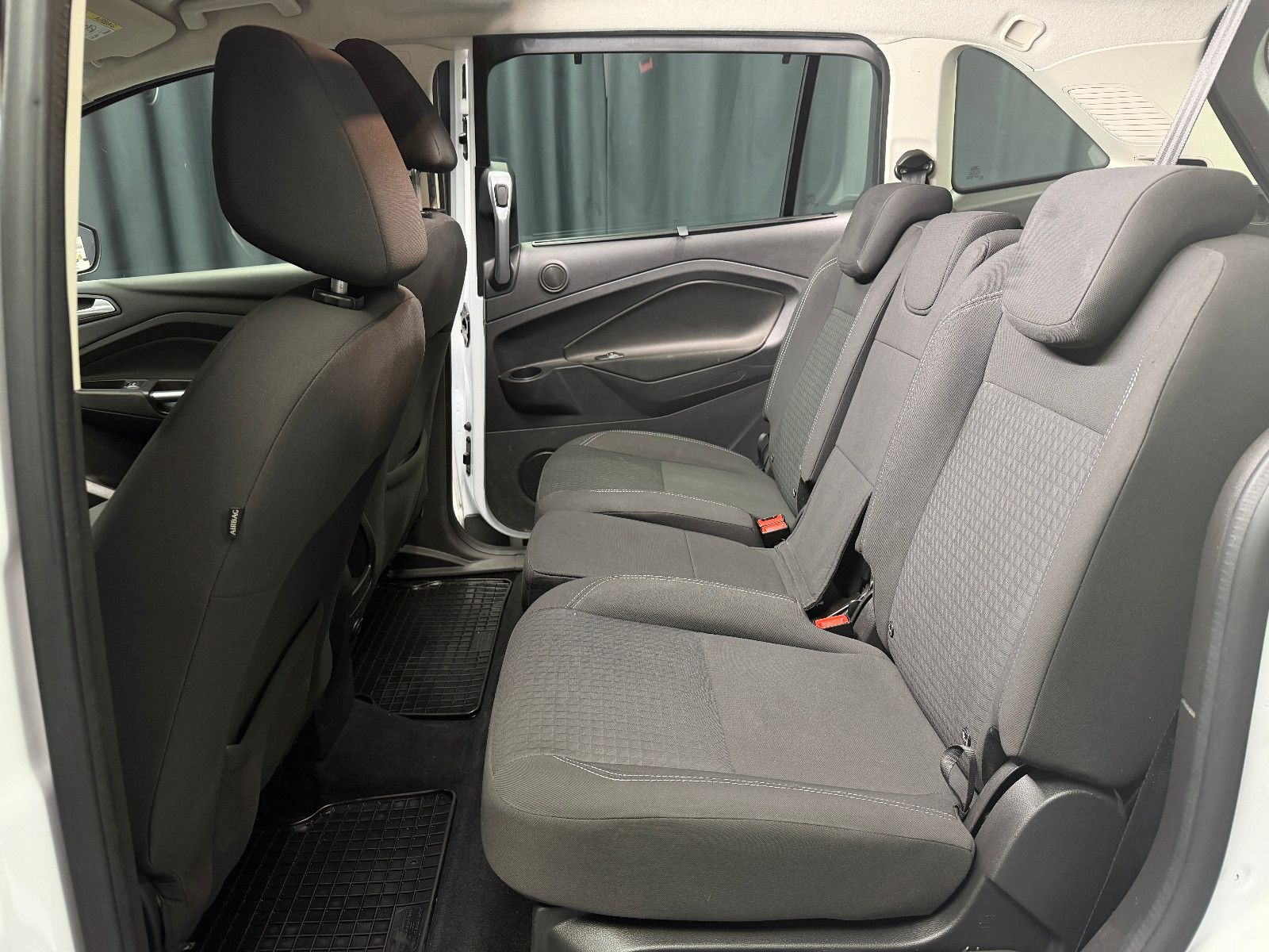 Fahrzeugabbildung Ford Grand C-Max |7-SITZER|PDC|TEMPOMAT