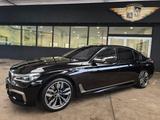 BMW M760 Li xDrive SKYLOUNGE/B&O/360°KAMERA/LED/Voll - BMW M760 Benziner Gebrauchtwagen