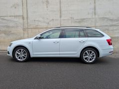 SKODA Octavia Combi 4x4 2.0TDI 150PS DSG AHK Carplay