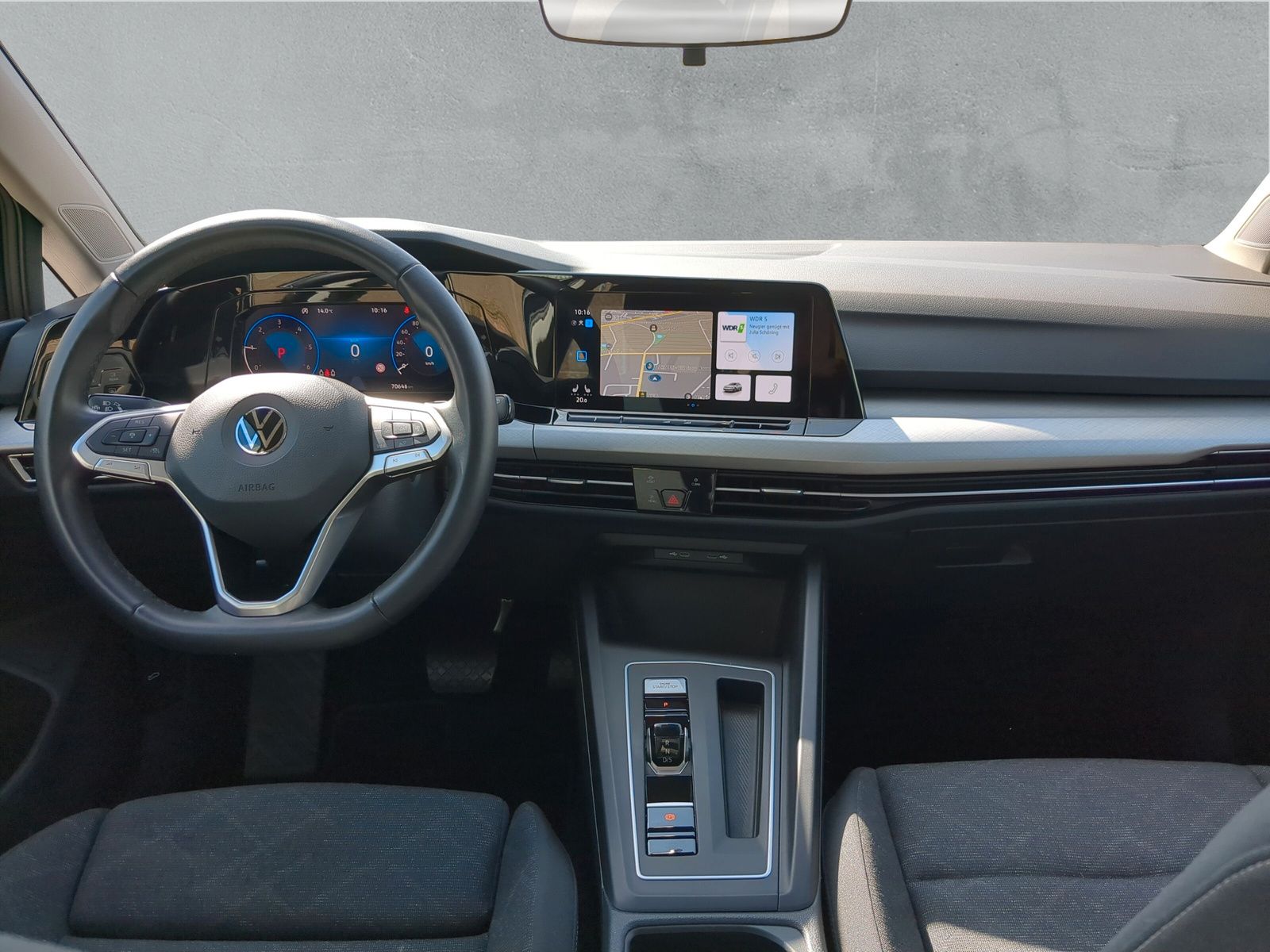 Fahrzeugabbildung Volkswagen Golf Variant 2.0 TDI Life Kamera SHZ ACC AppConn