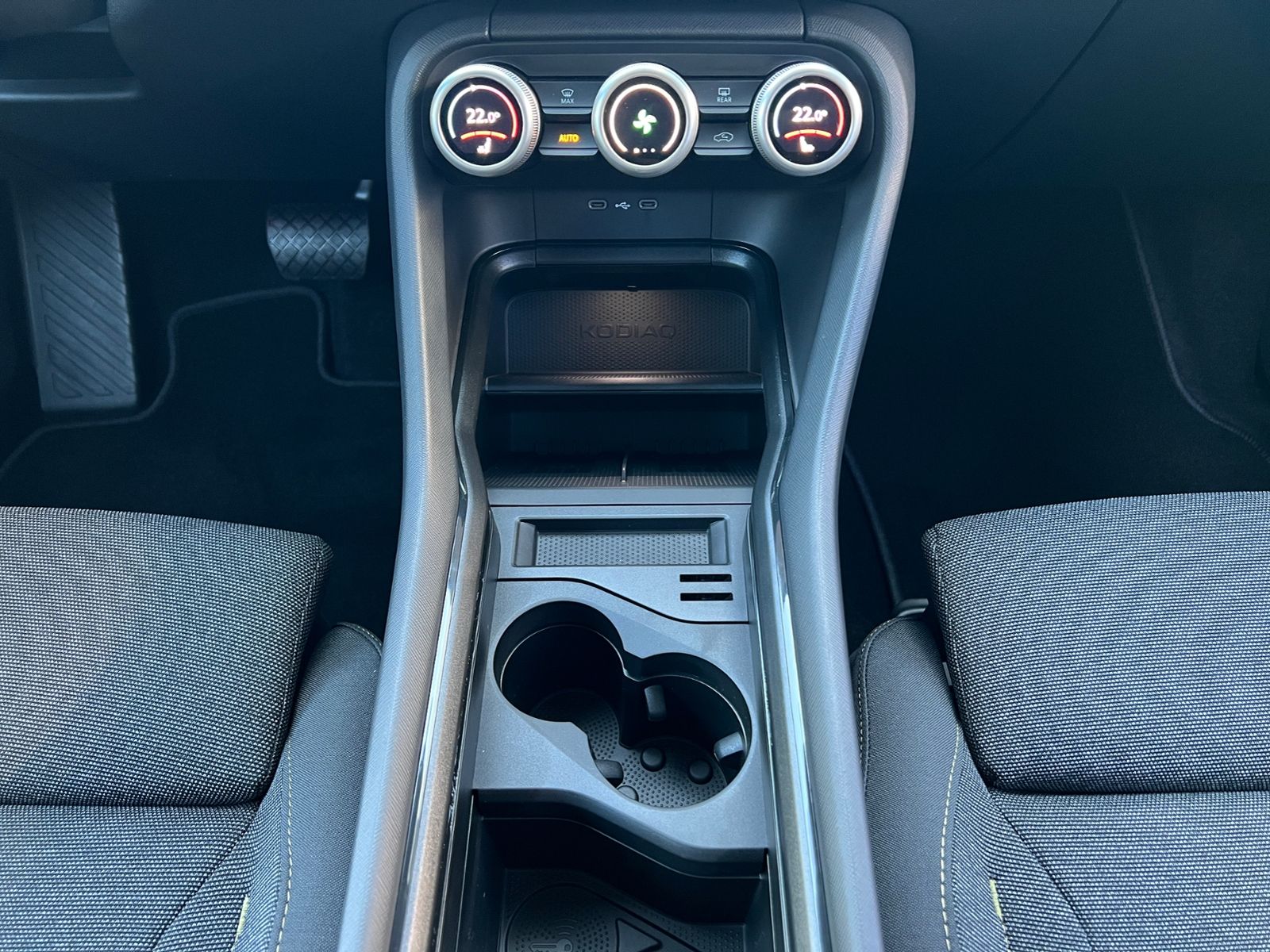 Fahrzeugabbildung SKODA Kodiaq Selection 2.0 TDI DSG *LED,AHK,Navi,Winte
