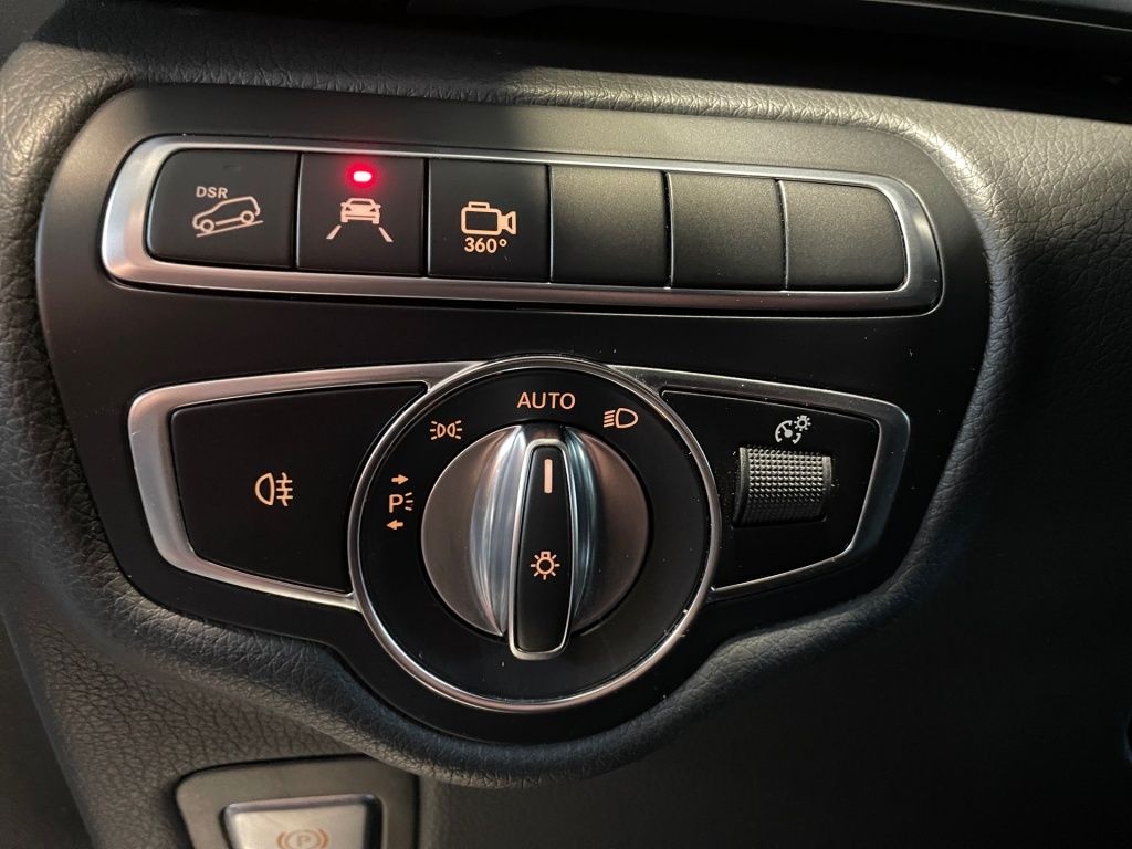 Fahrzeugabbildung Mercedes-Benz V 300 d 4MATIC EAV/L STHZ, AIRMATIC, AHK, 360°