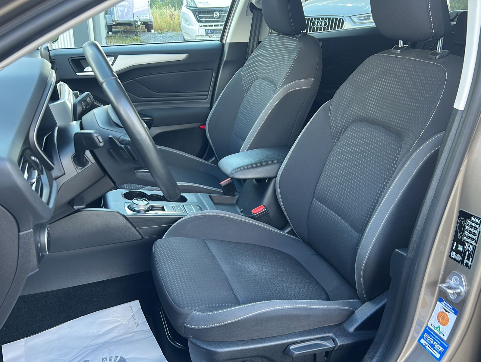 Fahrzeugabbildung Ford Focus 1,5 Turnier Cool & Connect