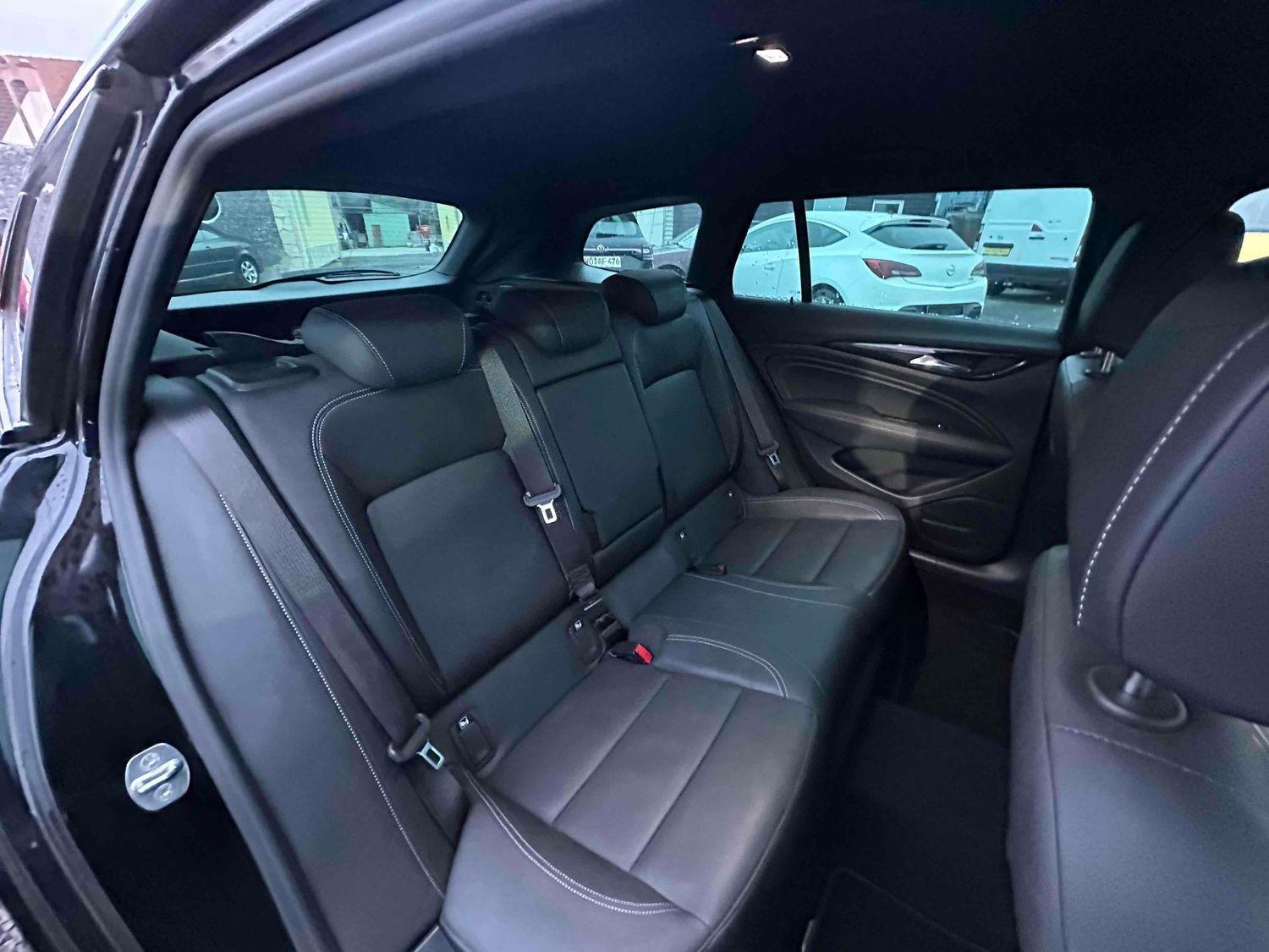 Opel Insignia Business INNOVATION 4x4  Leder  AHK