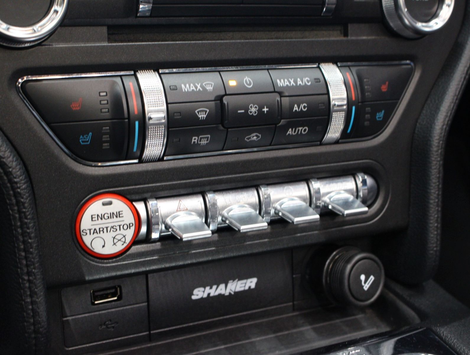 Fahrzeugabbildung Ford Mustang 2.3 EcoBoost Auto