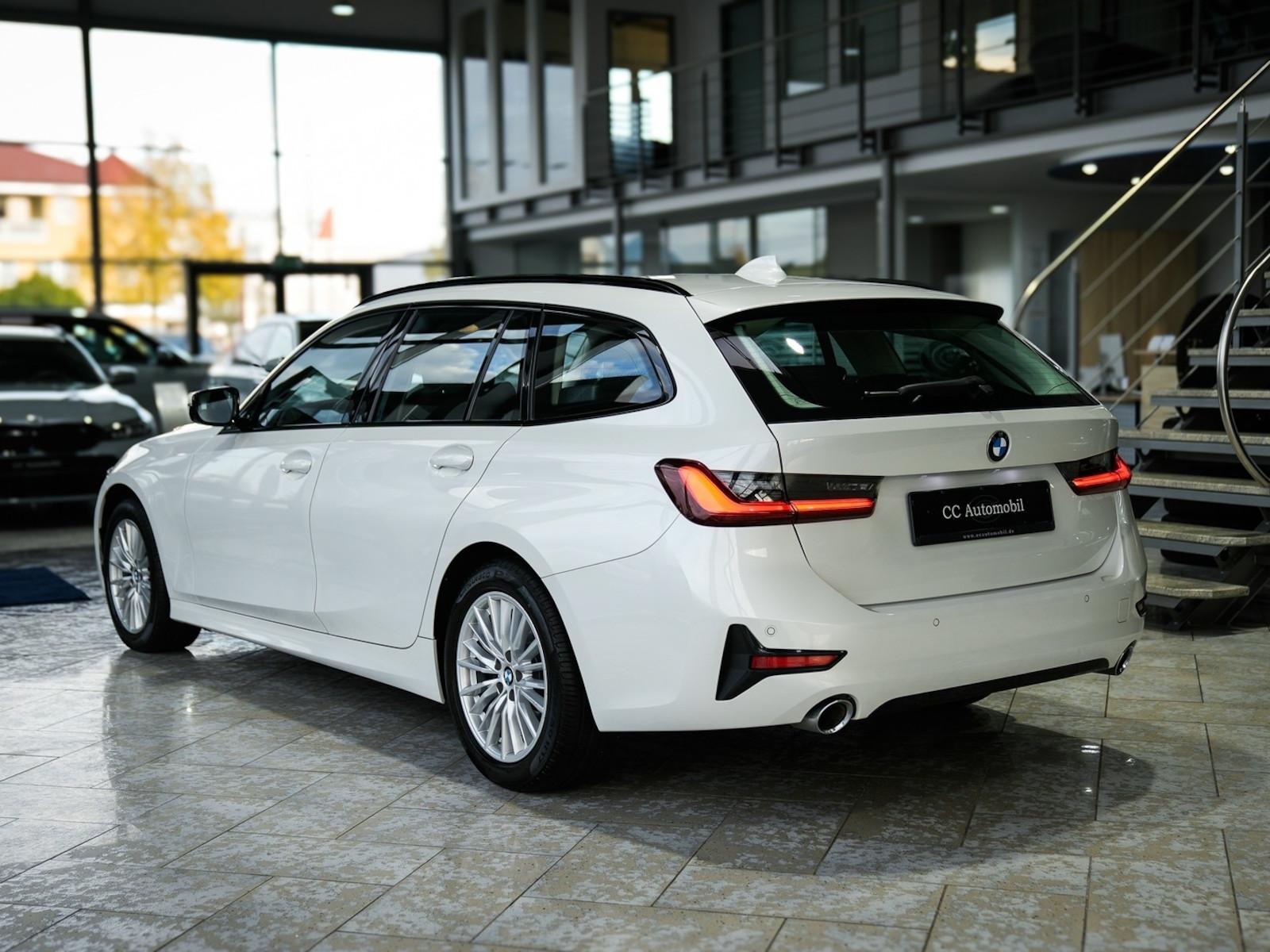 BMW 320d xDrive Touring Sport Line